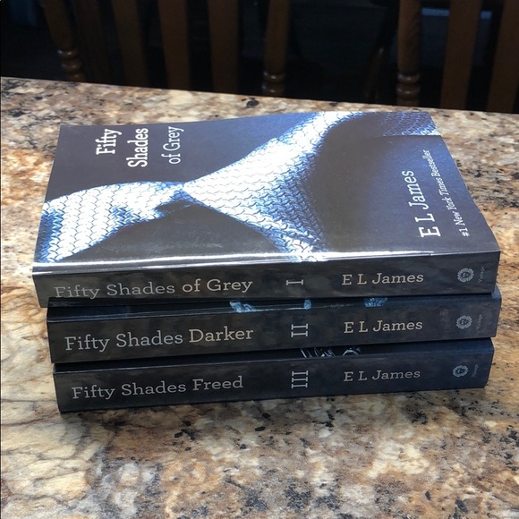 50 shades of gray Other - 3 books 50 shades of gray, darker, Freed